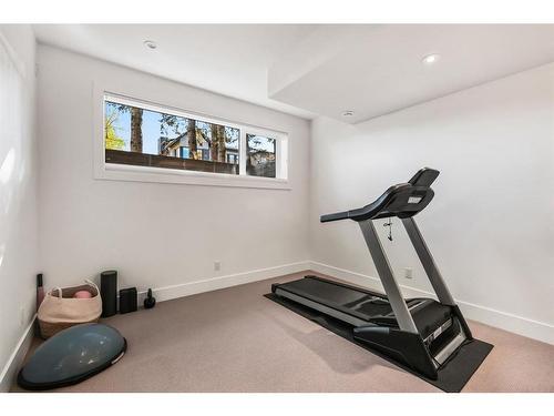 1922 46 Avenue Sw, Calgary, AB - Indoor Photo Showing Gym Room