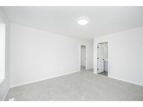 954 Bayview Rise Sw, Airdrie, AB - Indoor Photo Showing Other Room