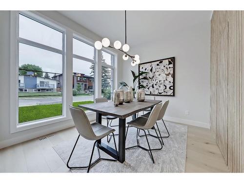 916 42 Street Sw, Calgary, AB - Indoor Photo Showing Dining Room