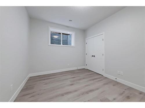 916 42 Street Sw, Calgary, AB - Indoor Photo Showing Other Room