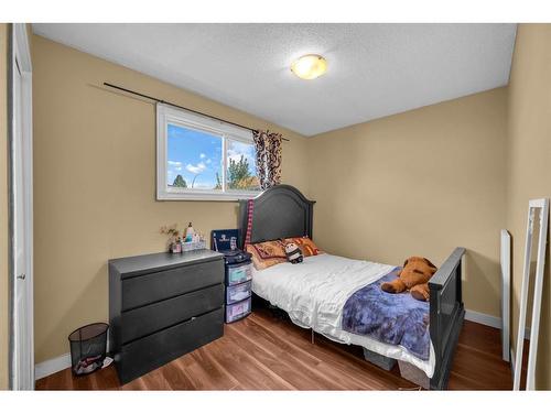 63 Whitnel Close Ne, Calgary, AB - Indoor Photo Showing Bedroom