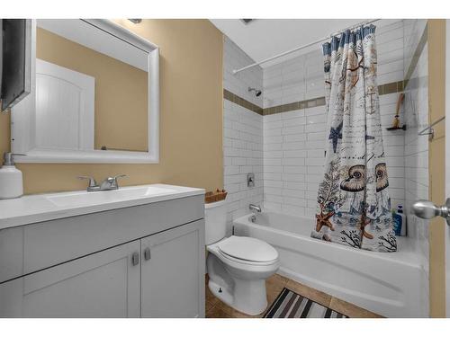 63 Whitnel Close Ne, Calgary, AB - Indoor Photo Showing Bathroom