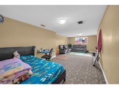 63 Whitnel Close Ne, Calgary, AB - Indoor Photo Showing Bedroom