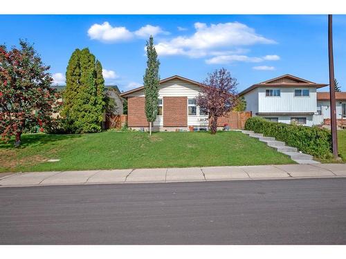 63 Whitnel Close Ne, Calgary, AB - Outdoor