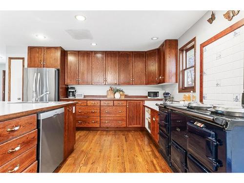 10 Tipping Close Se, Airdrie, AB - Indoor Photo Showing Kitchen