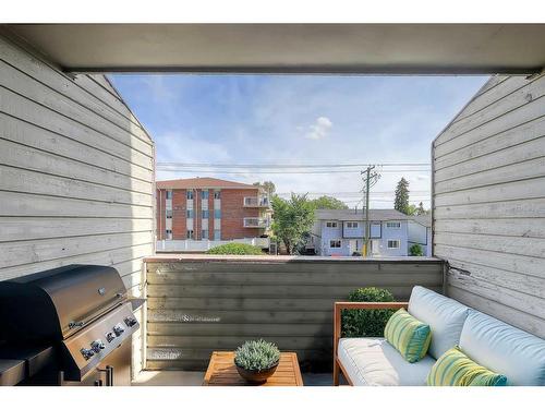 208-2218 30 Street Sw, Calgary, AB - Outdoor With Exterior