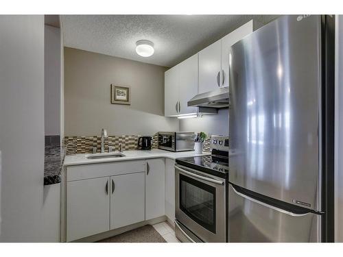 16159 265 Avenue West, Rural Foothills County, AB - Indoor Photo Showing Kitchen