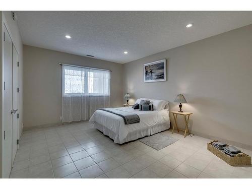 16159 265 Avenue West, Rural Foothills County, AB - Indoor Photo Showing Bedroom