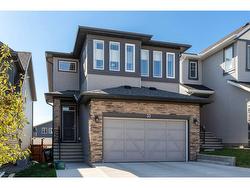 33 Sage Bluff Close NW Calgary, AB T3R 0X6