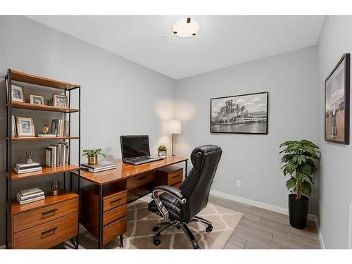 2117-395 Skyview Parkway Ne, Calgary, AB - Indoor Photo Showing Office