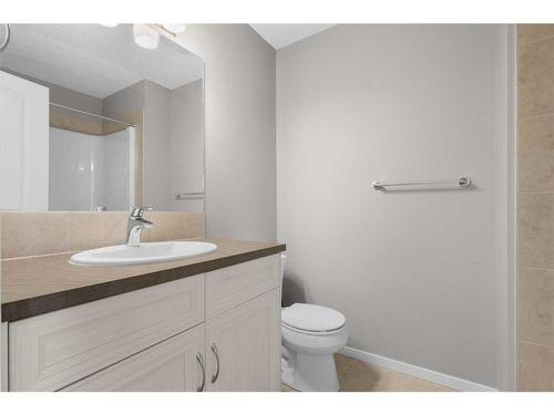 22 Mahogany Drive Se, Calgary, AB - Indoor Photo Showing Bathroom