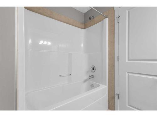 22 Mahogany Drive Se, Calgary, AB - Indoor Photo Showing Bathroom