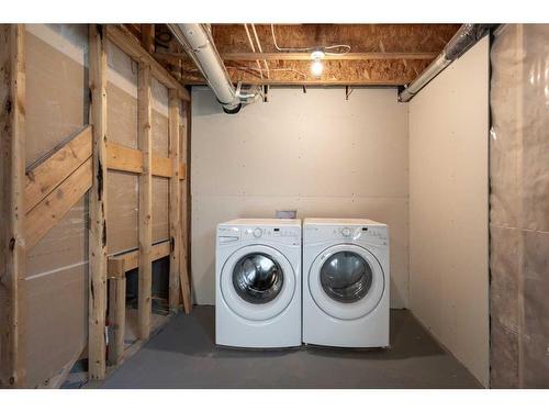 22 Mahogany Drive Se, Calgary, AB - Indoor Photo Showing Laundry Room