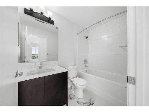 2407-42 Cranbrook Gardens Se, Calgary, AB - Indoor Photo Showing Bathroom