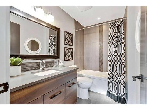 111 Mahogany Bay Se, Calgary, AB - Indoor Photo Showing Bathroom