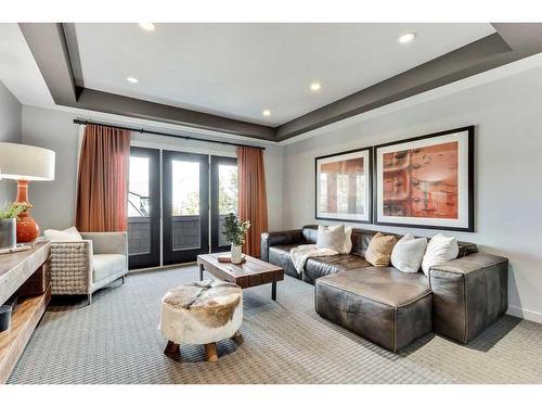 111 Mahogany Bay Se, Calgary, AB - Indoor Photo Showing Living Room