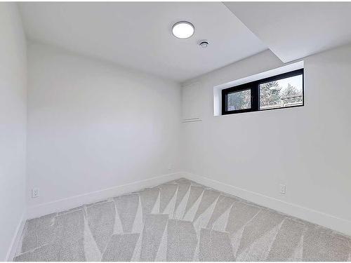 223 Parkside Way Se, Calgary, AB - Indoor Photo Showing Other Room