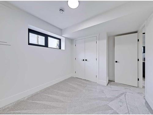 223 Parkside Way Se, Calgary, AB - Indoor Photo Showing Other Room