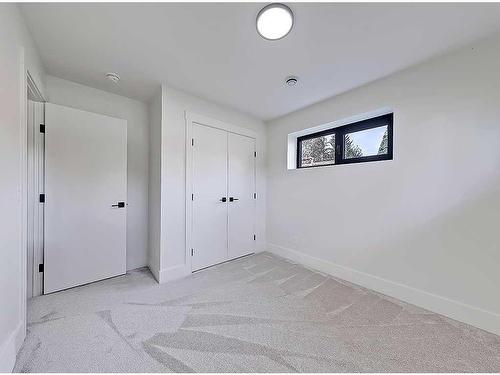 223 Parkside Way Se, Calgary, AB - Indoor Photo Showing Other Room