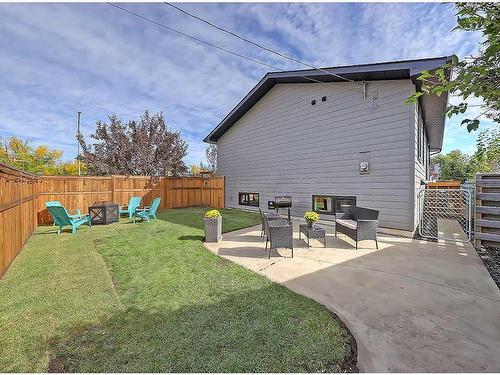 223 Parkside Way Se, Calgary, AB - Outdoor