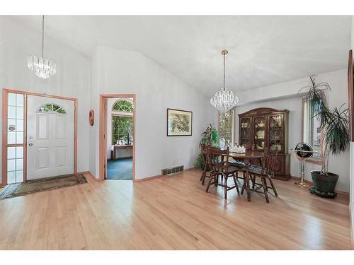 181 Hamptons Green Nw, Calgary, AB - Indoor Photo Showing Dining Room