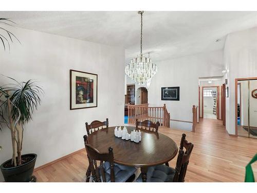 181 Hamptons Green Nw, Calgary, AB - Indoor Photo Showing Dining Room