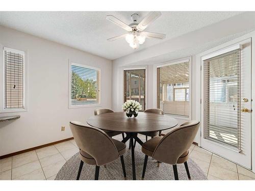 11 Sandringham Close Nw, Calgary, AB - Indoor Photo Showing Dining Room