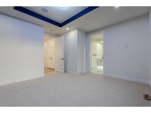 109 Hartford Road Nw, Calgary, AB - Indoor Photo Showing Other Room