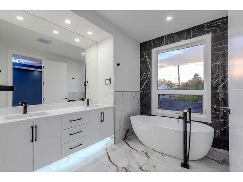 109 Hartford Road Nw, Calgary, AB - Indoor Photo Showing Bathroom