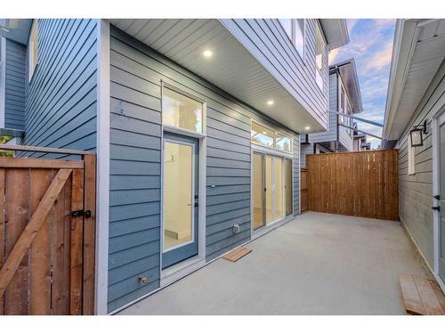 109 Hartford Road Nw, Calgary, AB - Outdoor With Exterior