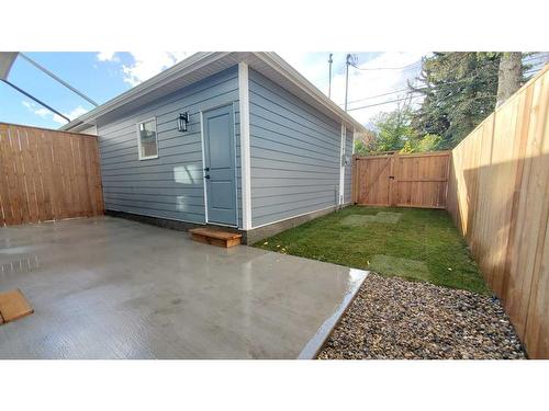 109 Hartford Road Nw, Calgary, AB - Outdoor With Exterior