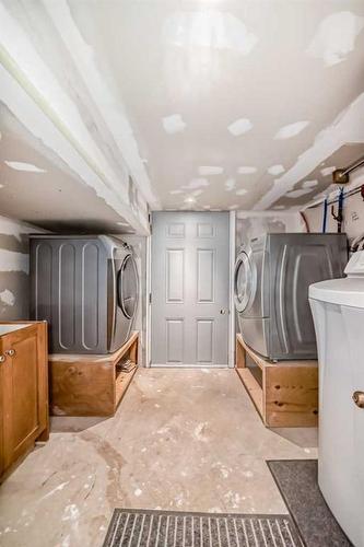 127 Sunmills Place Se, Calgary, AB - Indoor Photo Showing Laundry Room