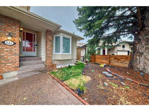 127 Sunmills Place Se, Calgary, AB - Outdoor