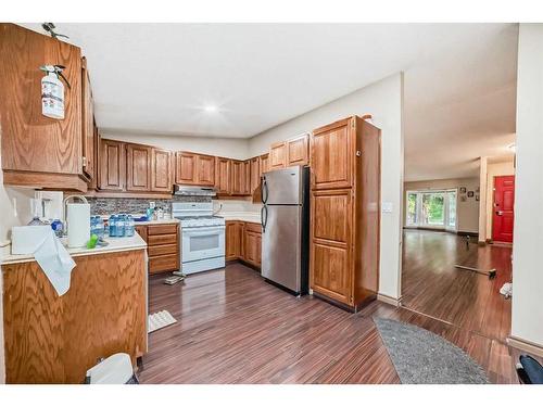 127 Sunmills Place Se, Calgary, AB - Indoor Photo Showing Kitchen