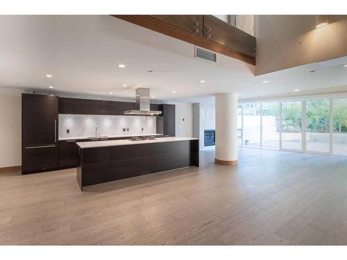 103-738 1 Avenue Sw, Calgary, AB - Indoor Photo Showing Kitchen