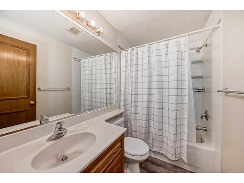 105 Coral Sands Terrace Ne, Calgary, AB - Indoor Photo Showing Bathroom