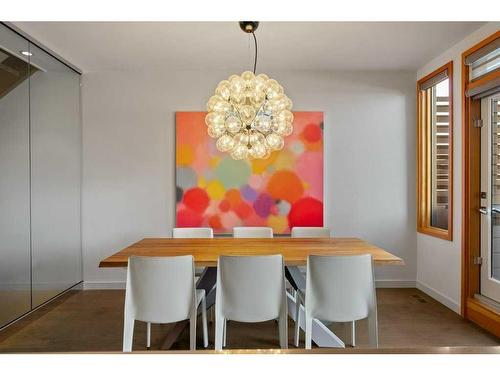 2136 28 Avenue Sw, Calgary, AB - Indoor Photo Showing Dining Room