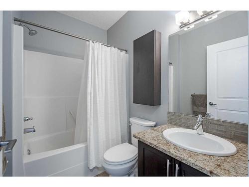 213-1899 45 Street Nw, Calgary, AB - Indoor Photo Showing Bathroom