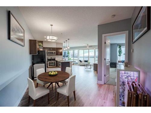 213-1899 45 Street Nw, Calgary, AB - Indoor Photo Showing Dining Room