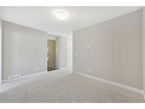 38 Versant View Sw, Calgary, AB 