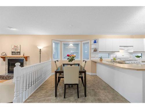 2110 1 Avenue Nw, Calgary, AB - Indoor Photo Showing Kitchen