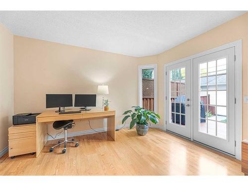 2110 1 Avenue Nw, Calgary, AB - Indoor Photo Showing Office