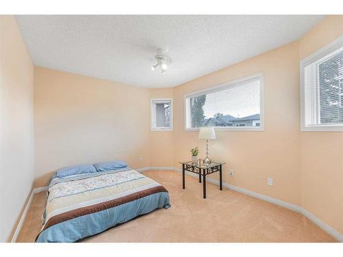 2110 1 Avenue Nw, Calgary, AB - Indoor Photo Showing Bedroom