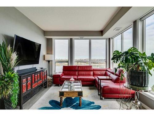 302-11 Mahogany Circle Se, Calgary, AB - Indoor Photo Showing Living Room