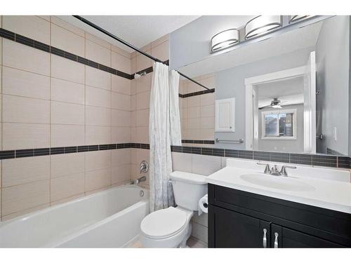 401-10 Sierra Morena Mews Sw, Calgary, AB - Indoor Photo Showing Bathroom