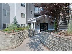 401-10 Sierra Morena Mews SW Calgary, AB T3H 3K5