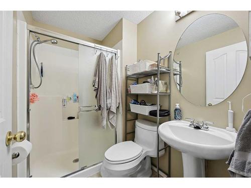 #-3318 Tuscarora Manor Nw, Calgary, AB - Indoor Photo Showing Bathroom