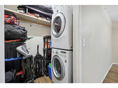 #-3318 Tuscarora Manor Nw, Calgary, AB - Indoor Photo Showing Laundry Room