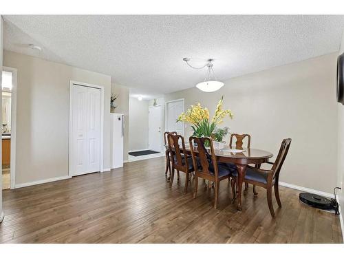 #-3318 Tuscarora Manor Nw, Calgary, AB - Indoor Photo Showing Dining Room