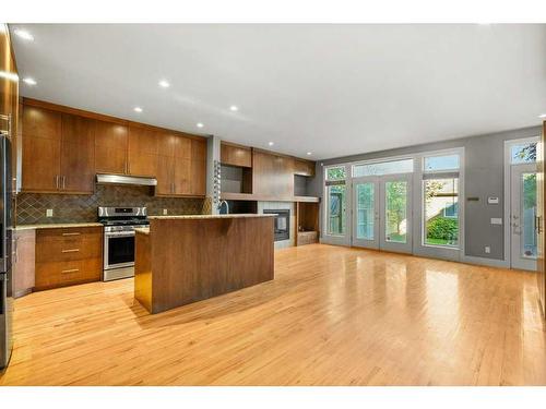 524 30 Street Nw, Calgary, AB - Indoor Photo Showing Kitchen With Stainless Steel Kitchen